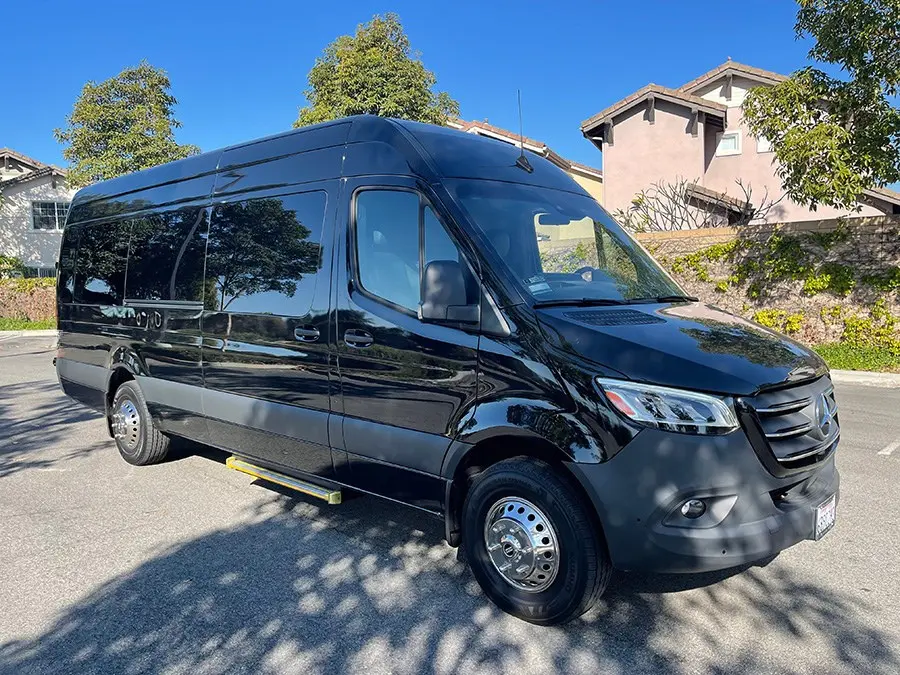 10-passenger-mercedes-sprinter-limo-exterior